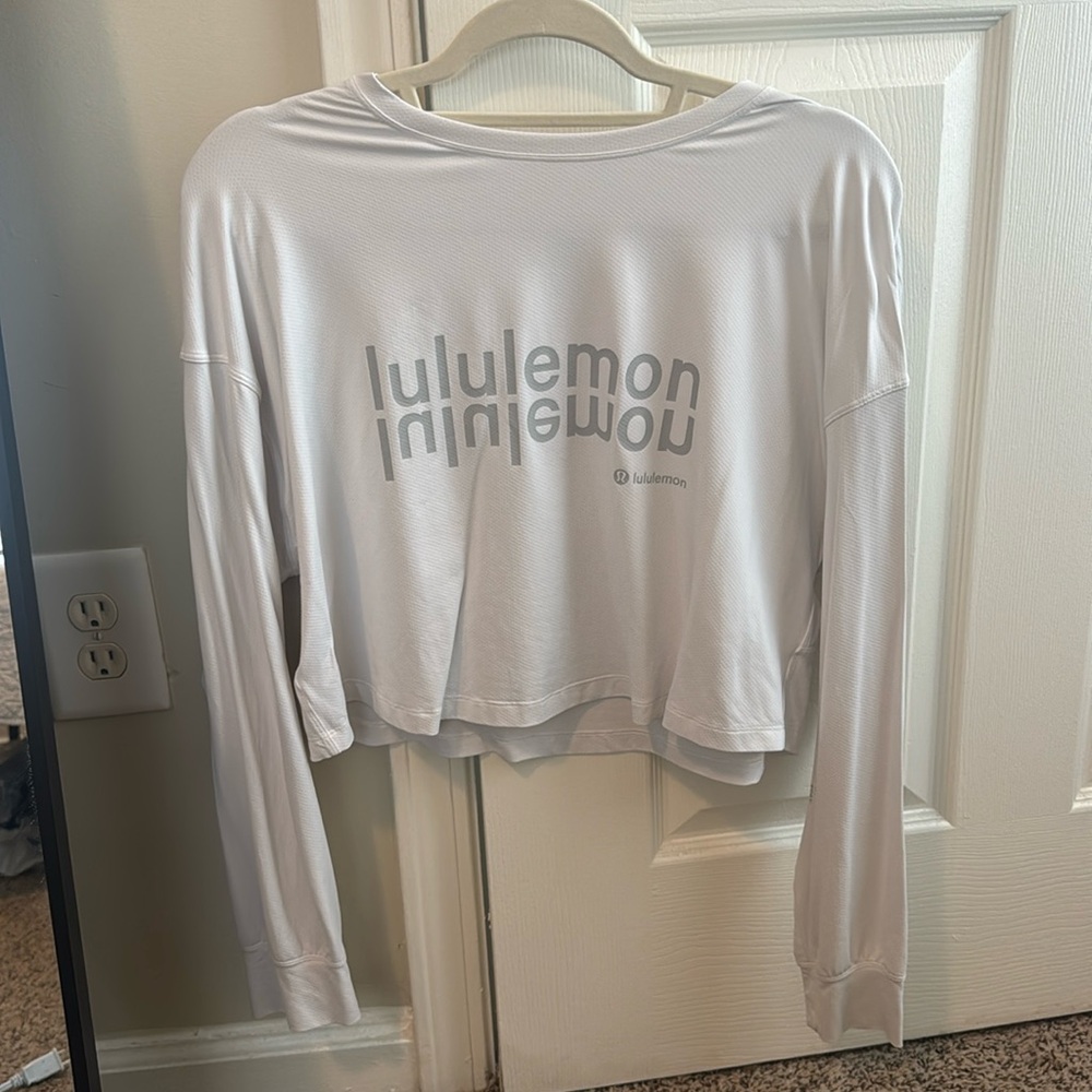Lululemon’s muscle love - size 6